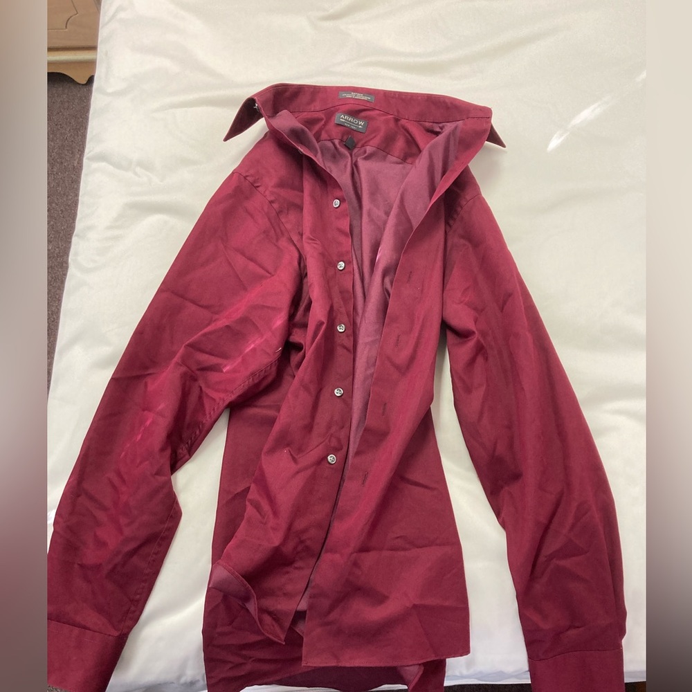 Maroon dress shirt 15-15 1/2 .. 34/35